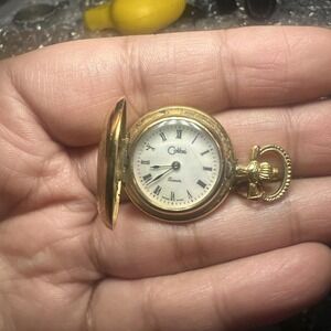 Working Vintage Colibri Swiss Made Mini 25mm pocket watch Mop Unisex Gold Tone